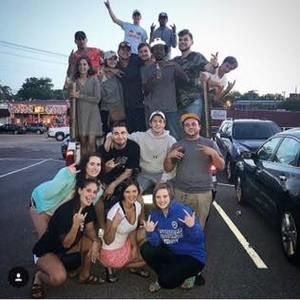 Meet your Posher, Manu